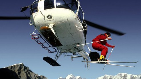 夏季高温 体验新西兰直升机滑雪度蜜月