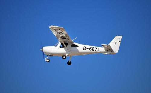 l162双人小飞机小订单生产时在厂总装的场景2012年,为持续健康发展